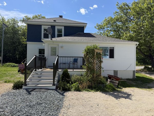 1137 Route 1 , Gouldsboro, ME 04607