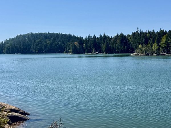 7 Young Road , Vinalhaven, ME 04863