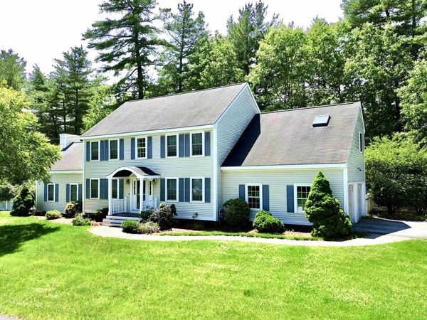 8 Sandstone Drive, Nashua, NH 03063
