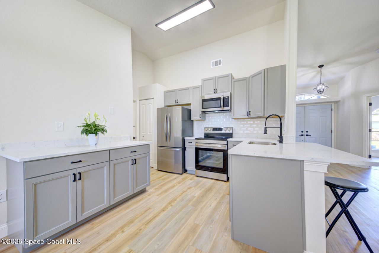 6215 Grissom Parkway, Cocoa, FL 32927 Photo