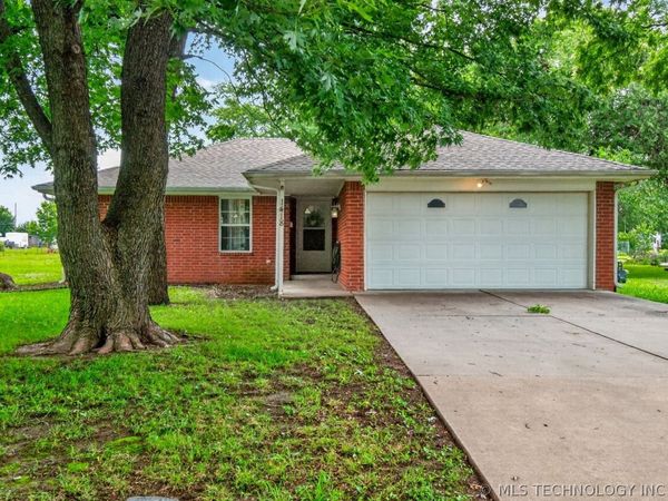 1418 N Creek Street , Dewey, OK 74029