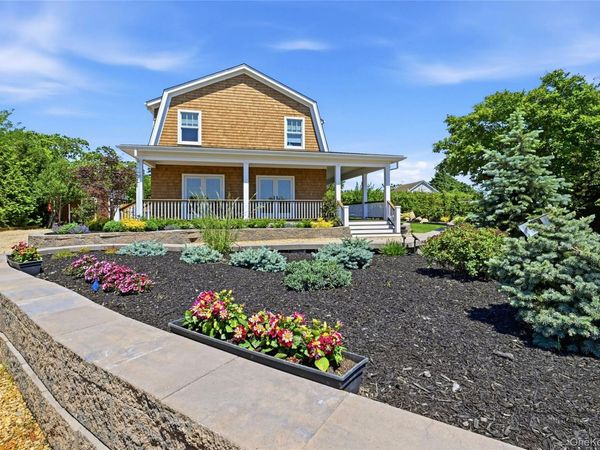 3104 (AKA 3169) Sound Avenue , Riverhead, NY 11901
