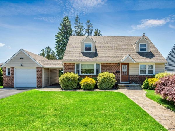 9 Amby Avenue , Plainview, NY 11803