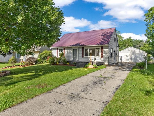 3114 Eastern Avenue NE, Cedar Rapids, IA 52402