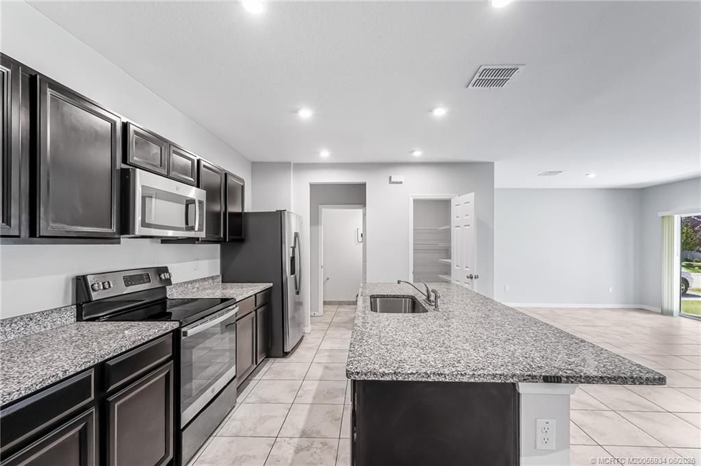 3351 Liberty Square Way, Fort Pierce, FL 34982 Photo
