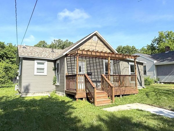 908 N Pennsylvania Avenue, Mason City, IA 50401