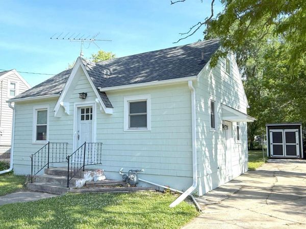912 15th Street NE, Mason City, IA 50401