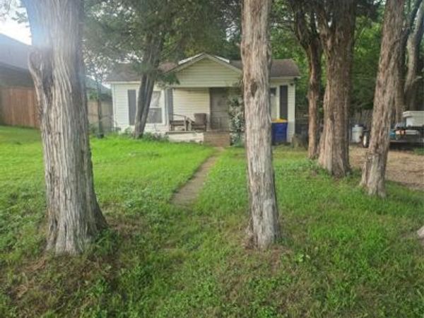 602 N Watson Street , Seagoville, TX 75159
