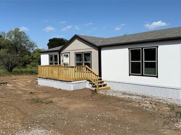244 Overland Trail , Bridgeport, TX 76426