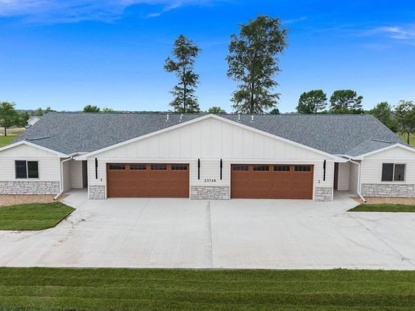 23748 461A Ave, Unit 2, Wentworth, SD 57075
