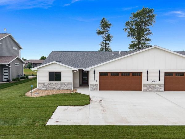 23748 461A Ave, Unit 1, Wentworth, SD 57075