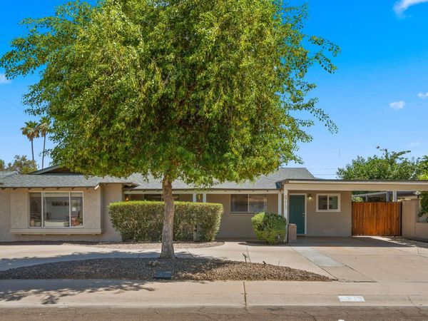 8213 E WHITTON Avenue, Scottsdale, AZ 85251