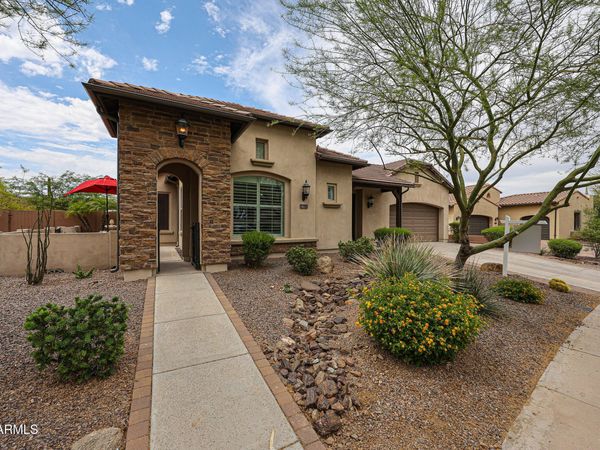 6760 W LUCIA Drive, Peoria, AZ 85383