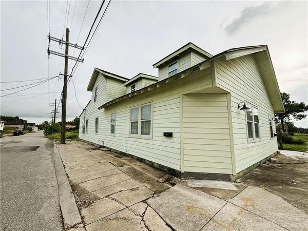 4030 32 N MIRO Street, New Orleans, LA 70117