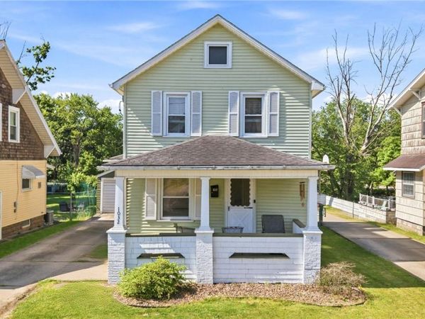 1032 Griswold St , Sharon, PA 16146