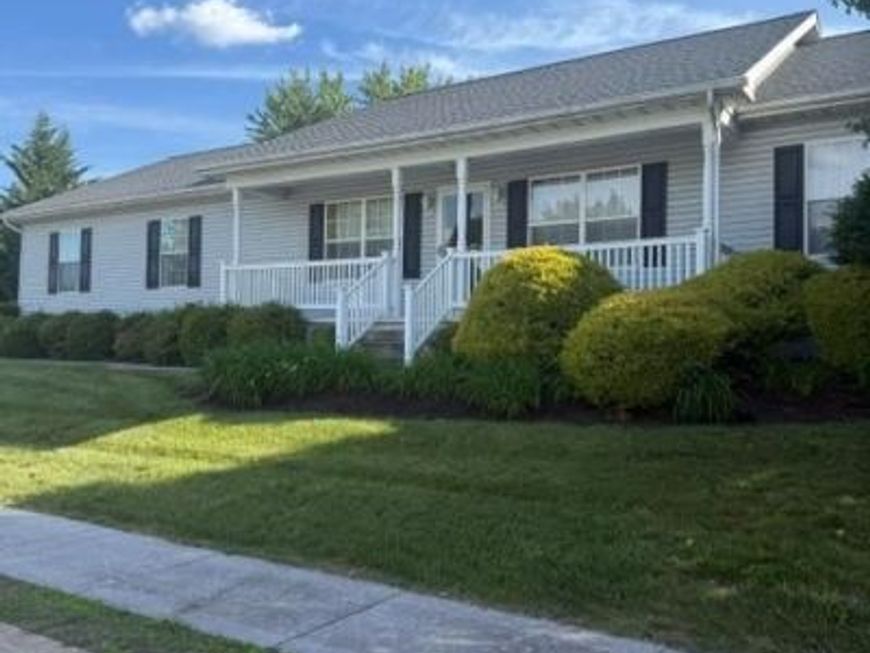 5 Kimberly Ann Lane, New Oxford, PA 17350 Main Photo