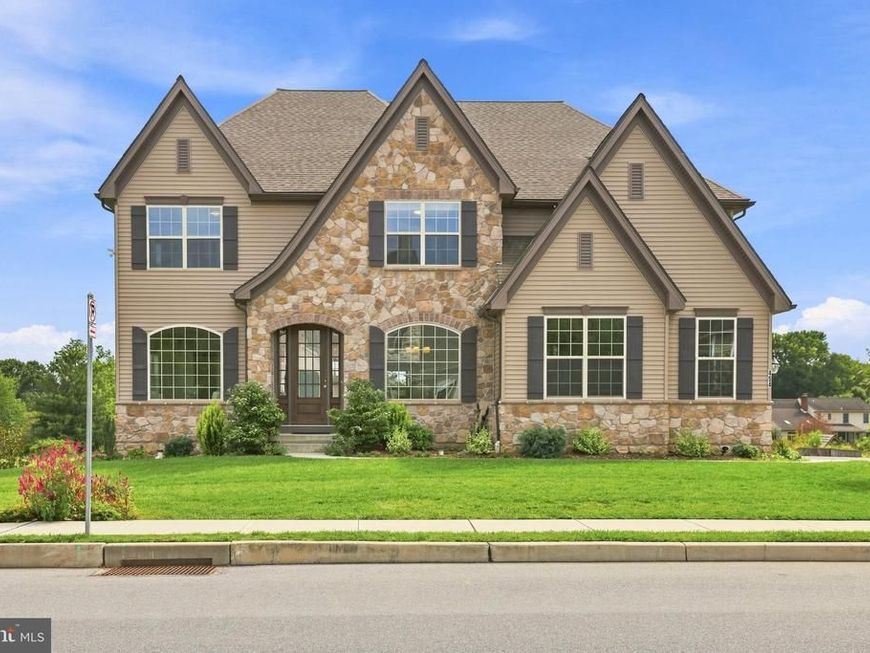 454 E Delp Road, Lancaster, PA 17601 Main Photo