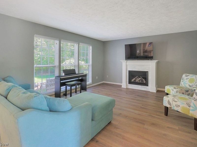 679 Jockeys Circle , Avon Lake, OH 44012 Photo 3