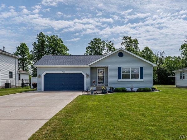 7001 Deborah Lane, Niagara Falls, NY 14304