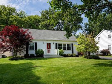 155 Lake Meadow Drive, Rochester, NY 14612