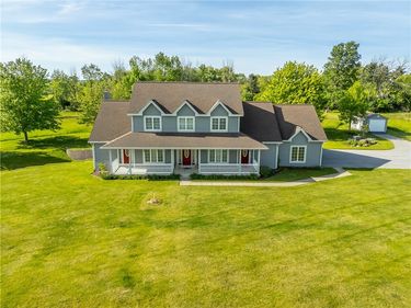 857 W Bloomfield Rd, Honeoye Falls, NY 14472