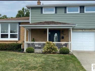 212 N Creek Drive, Buffalo, NY 14225