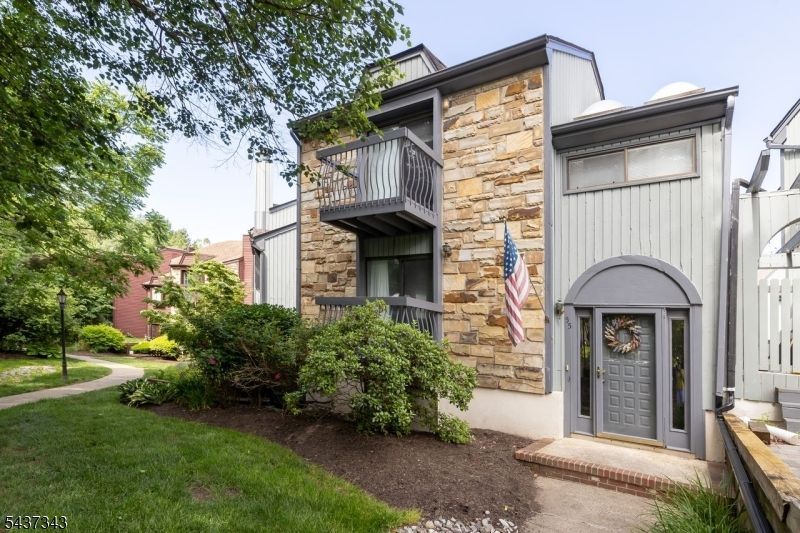 55 Kensington Ct, Washington, NJ 07840 Main Photo