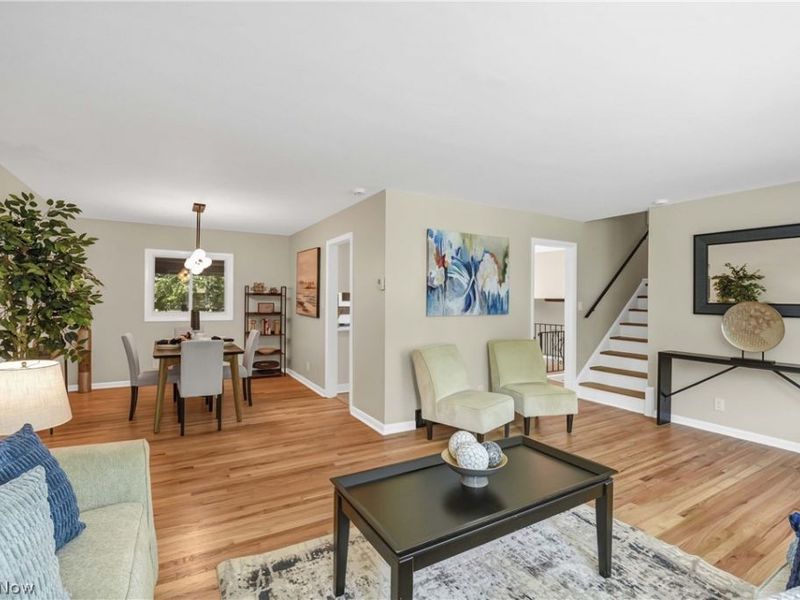 1581 N Circle View Drive , Seven Hills, OH 44131 Photo 12
