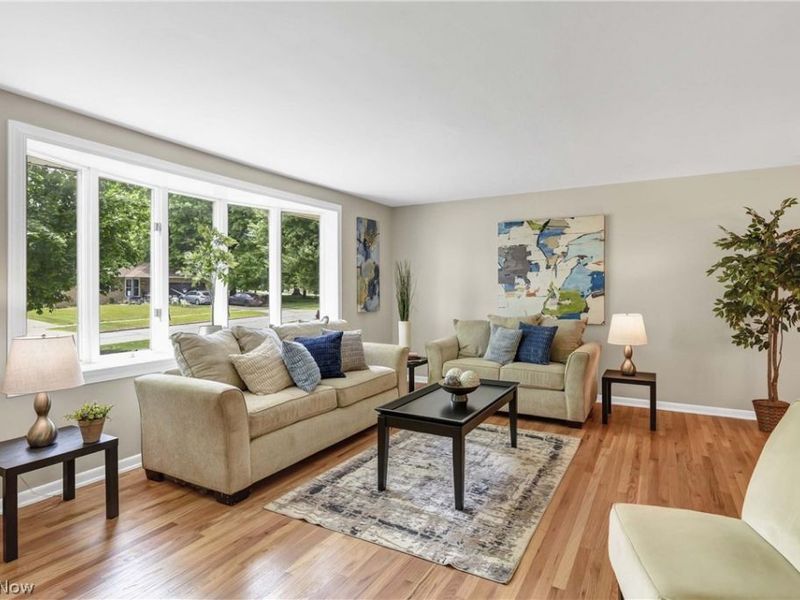 1581 N Circle View Drive , Seven Hills, OH 44131 Photo 9