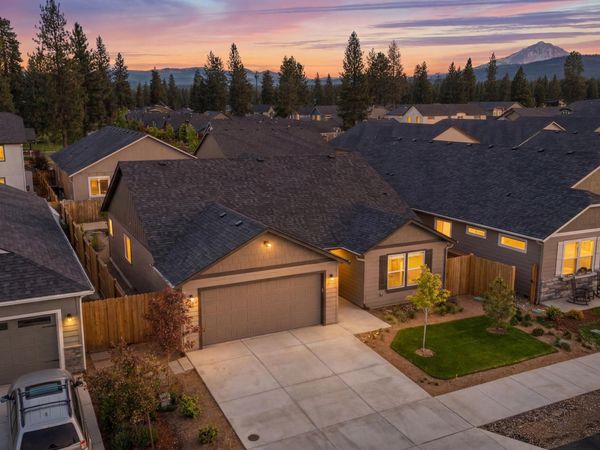1785 W Williamson Avenue, Sisters, OR 97759