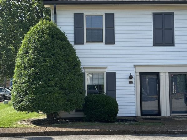 110 Academy Sq , Nashville, TN 37210