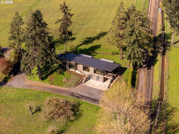8331 NE Worden Hill RD, Dundee, OR 97115