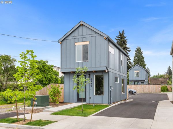 4380 NE Going ST, Portland, OR 97218