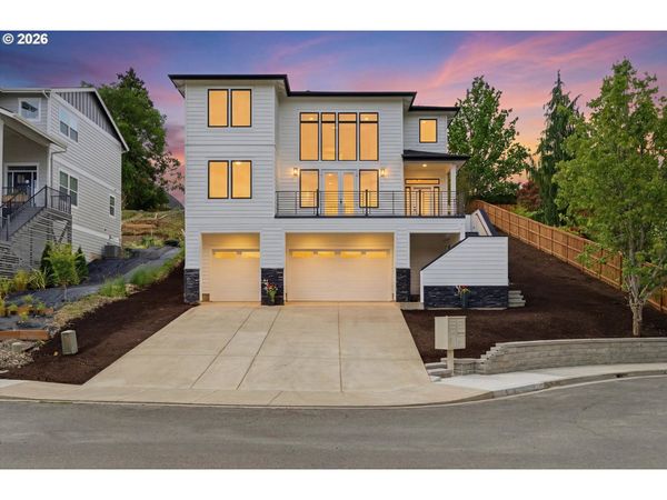 988 NW BAKER CREST CT, McMinnville, OR 97128