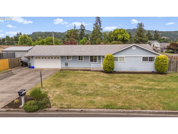 2488 VIEWMONT AVE, Springfield, OR 97477