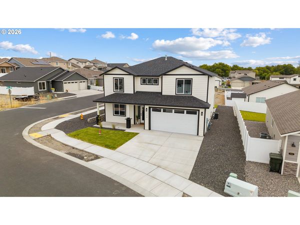 1750 NE 8th PL, Hermiston, OR 97838