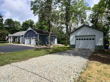 6572 E South Barbee Drive, Warsaw, IN 46582