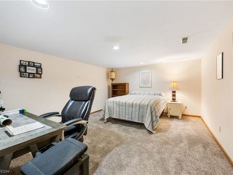 11599 Hoover Avenue NW, Uniontown, OH 44685 Photo 31