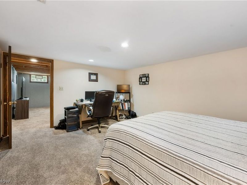 11599 Hoover Avenue NW, Uniontown, OH 44685 Photo 32