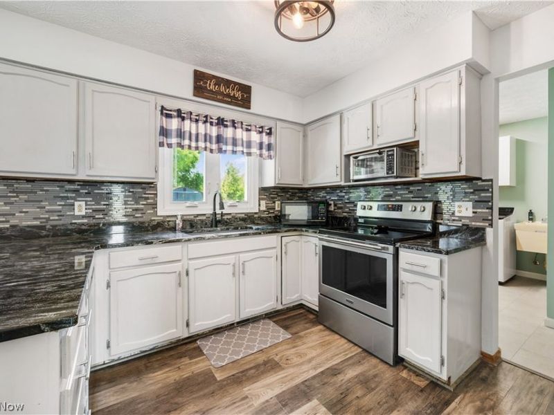 11599 Hoover Avenue NW, Uniontown, OH 44685 Photo 9