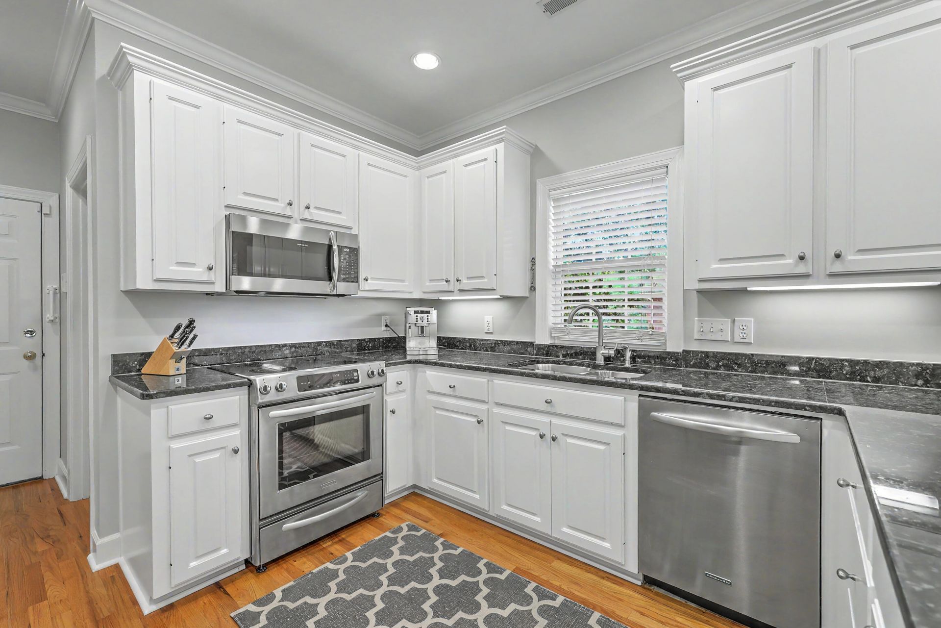 8614 W Fairway Woods Drive Photo 16