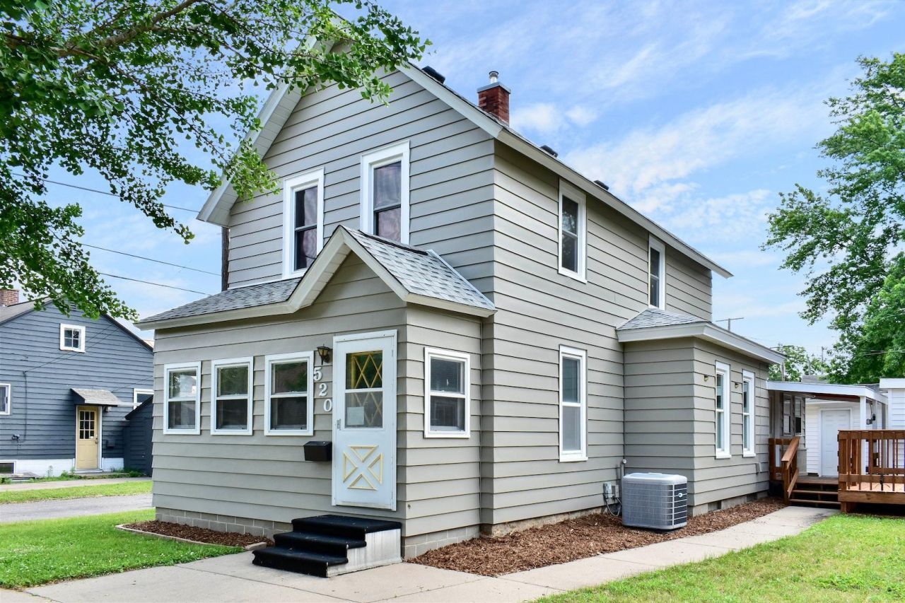 520 Hamilton Street , Winona, MN 55987