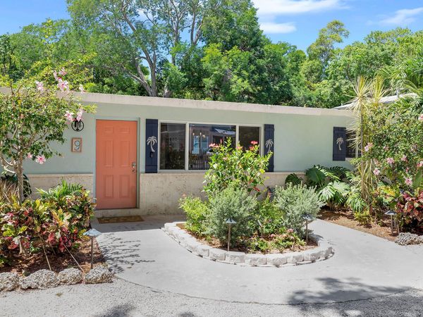 9 Transylvania Avenue, KEY LARGO, FL 33037