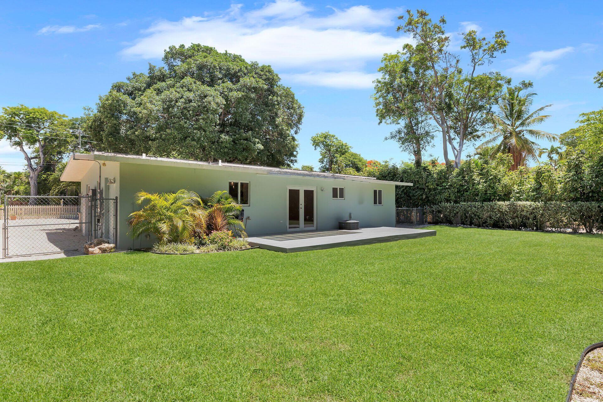 9 Transylvania Avenue, Key Largo, FL 33037 Photo
