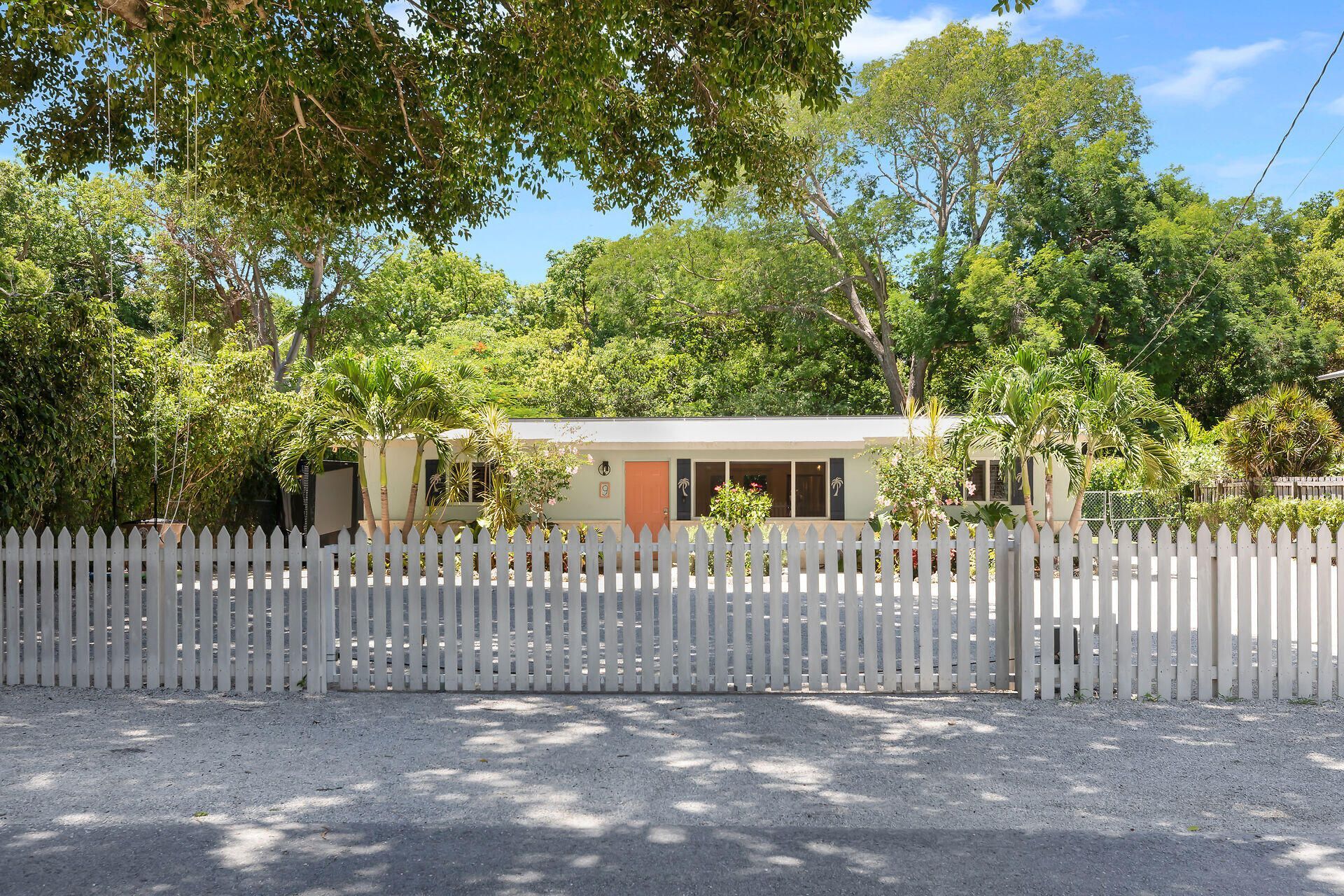 9 Transylvania Avenue, Key Largo, FL 33037 Photo