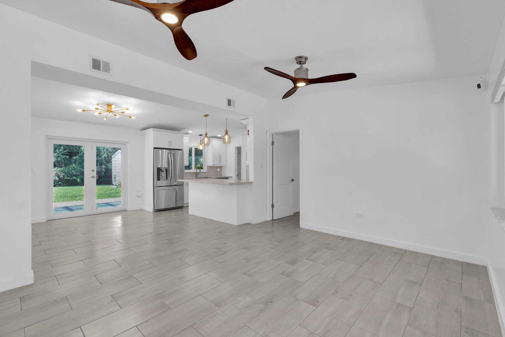 9 Transylvania Avenue, Key Largo, FL 33037 Photo