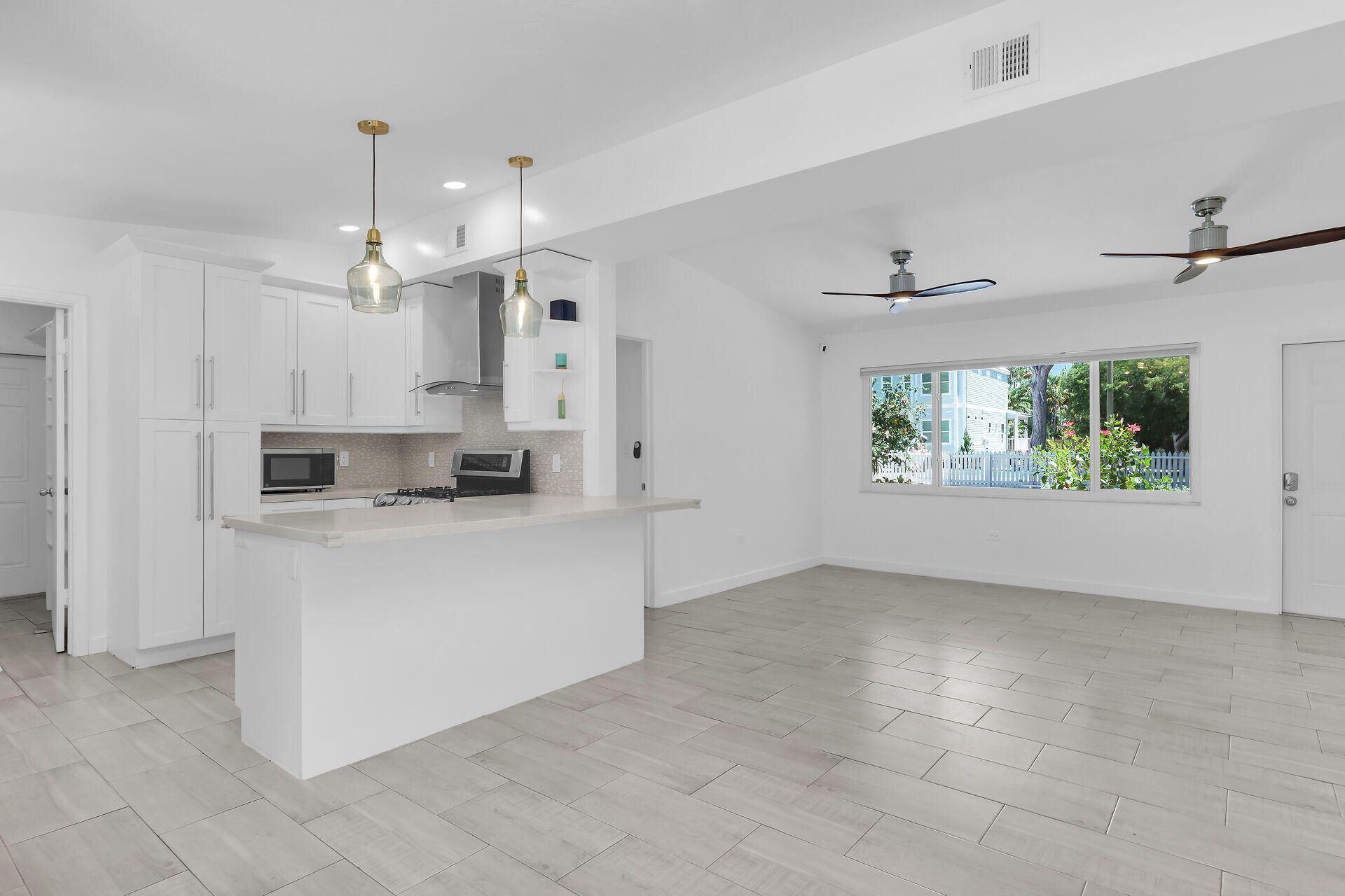 9 Transylvania Avenue, Key Largo, FL 33037 Photo