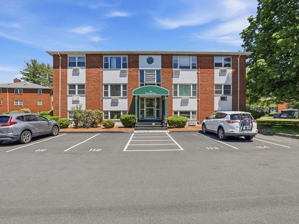 1 Colonial Dr, Unit B1, Andover, MA 01845