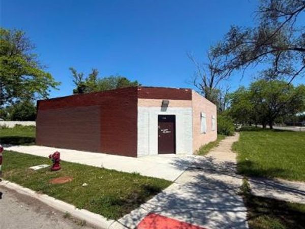 12901 Kelly Road , Detroit, MI 48224