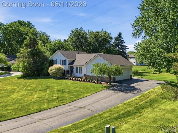 1087 Eagle Nest Drive , Oakland Twp, MI 48306